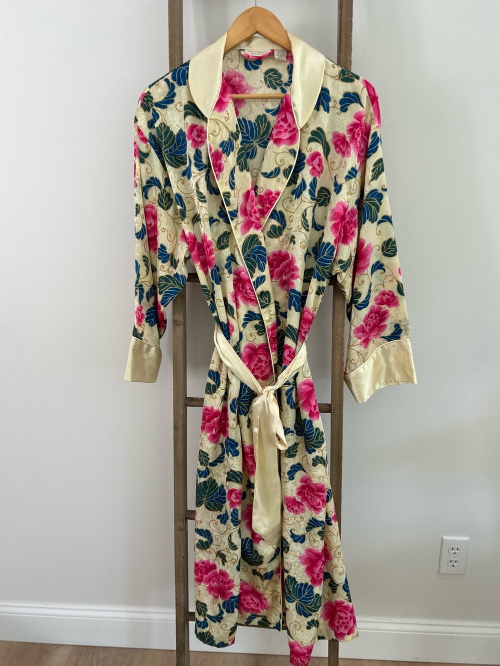 Vintage Victoria's Secret Gold Label Floral Satin Kimono Robe Pink Cream 90s M L